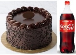2-3 Kişilik Çikolatalı Yaş Pasta Yanında 1 Litre Kola Fırsatı